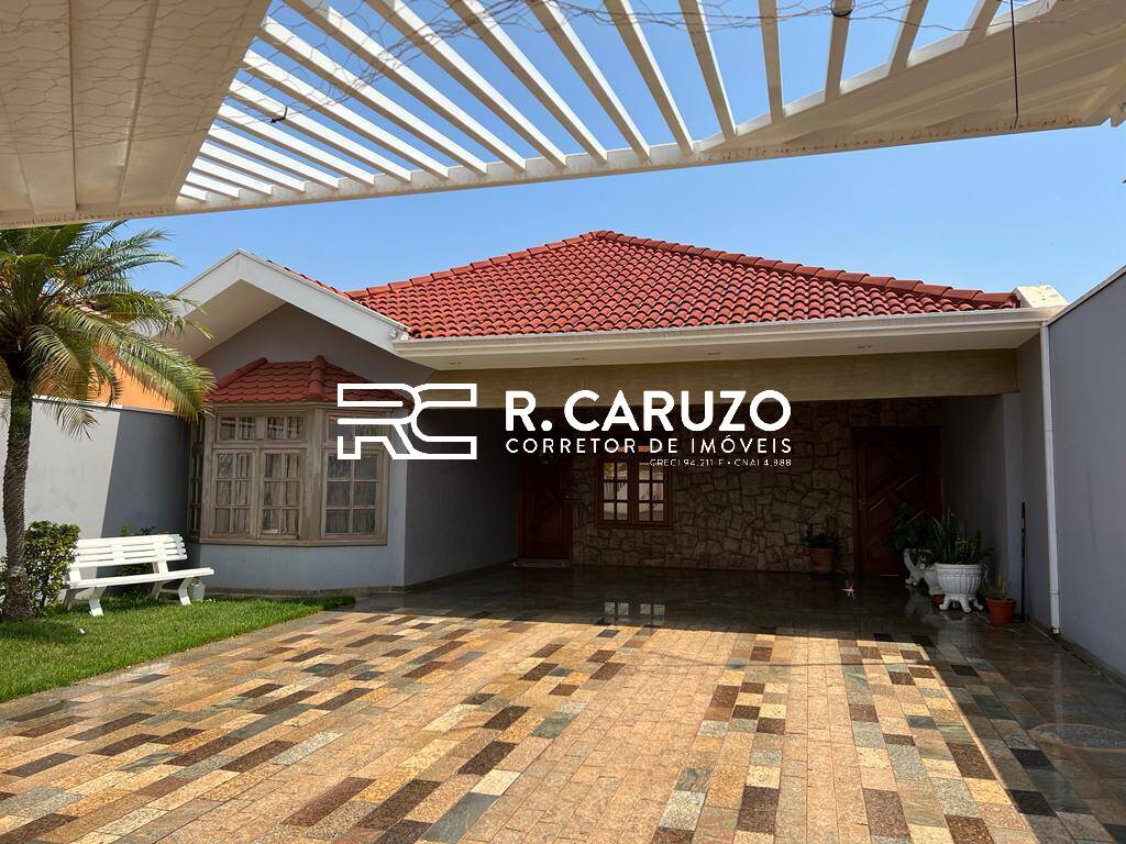 Casa à venda com 3 quartos, 211m² - Foto 2
