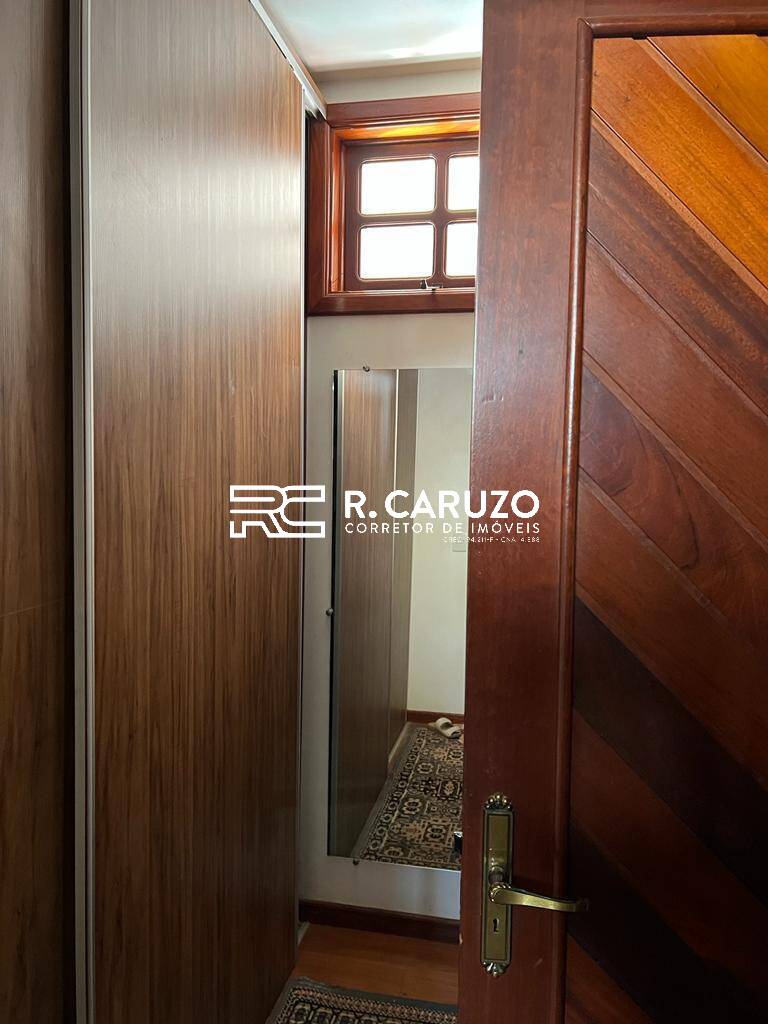 Casa à venda com 3 quartos, 211m² - Foto 8