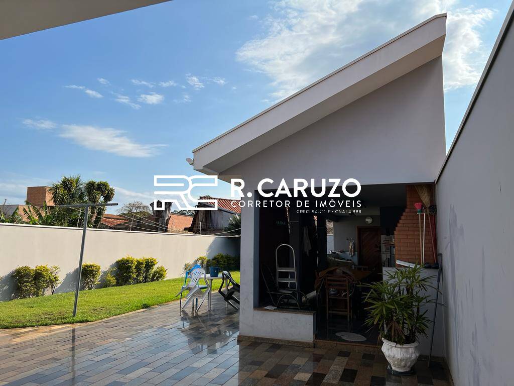 Casa à venda com 3 quartos, 211m² - Foto 14