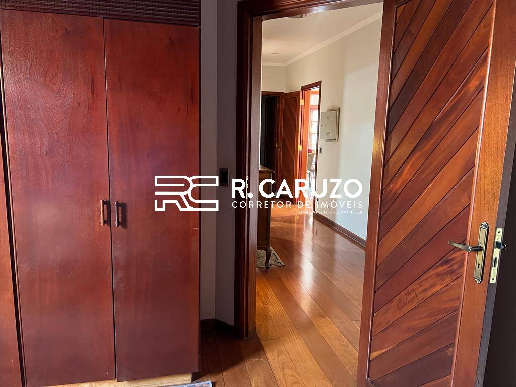 Casa à venda com 3 quartos, 211m² - Foto 7