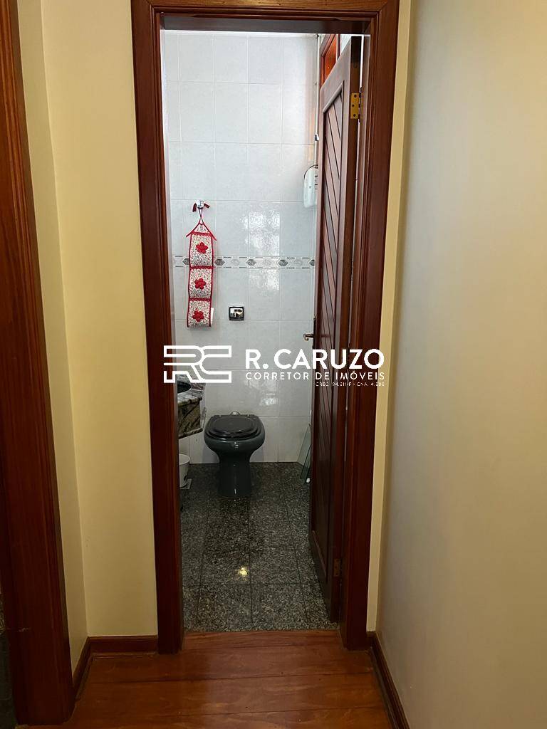 Casa à venda com 3 quartos, 211m² - Foto 16
